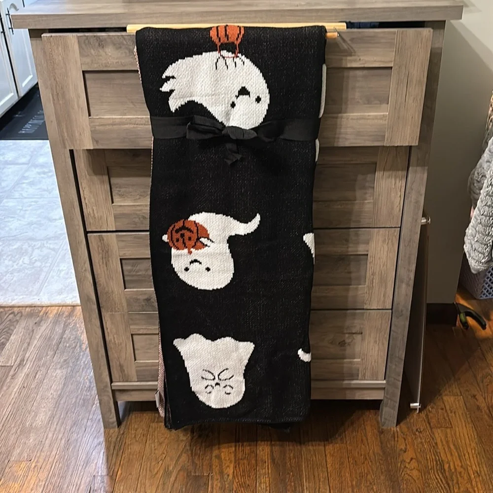 GOBLIN & GHOUL BLACK GHOST PUMPKIN JACK O LANTERN OVERSIZED HALLOWEEN THROW NWT